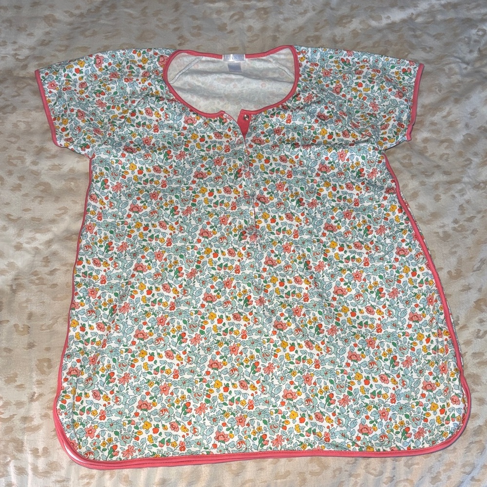 Lake Maternity pajama t shirt size small